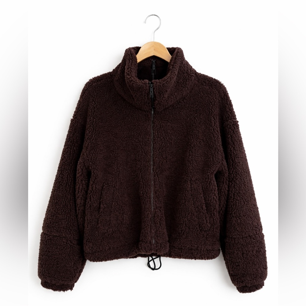 Lululemon Cinchable Fleece Zip-Up, French
Press, Size 6